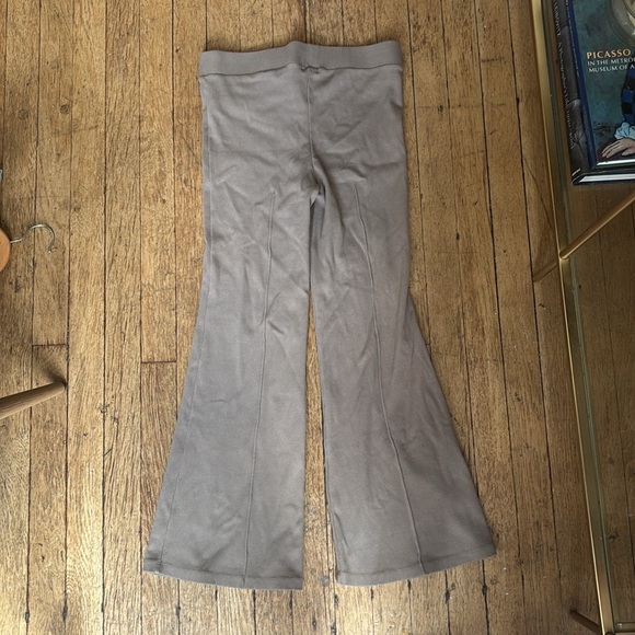 Donni. The Rib Kick Flare - Picture 3 of 5